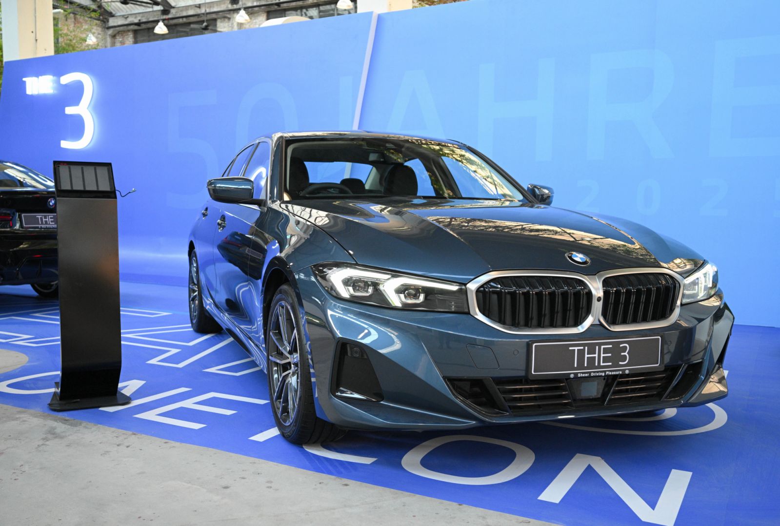The new BMW 320i Sport