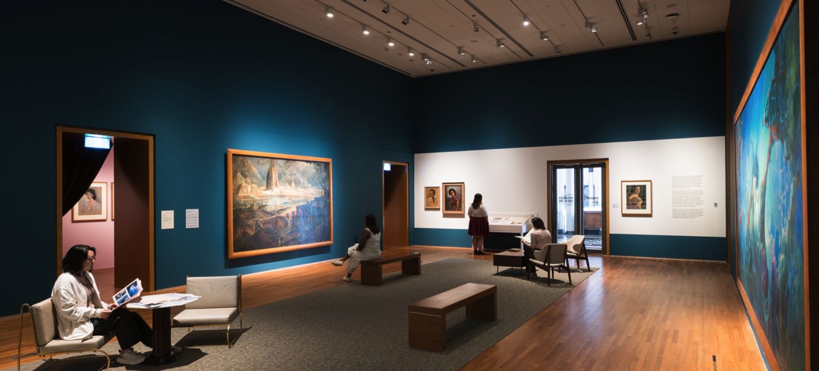 ภายใน National Gallery Singapore พื้นที่จัดแสดงงานศิลปะเอเชียตะวันออกเฉียงใต้และสิงคโปร์ที่ใหญ่ที่สุดในโลก (ภาพ: National Gallery Singapore)