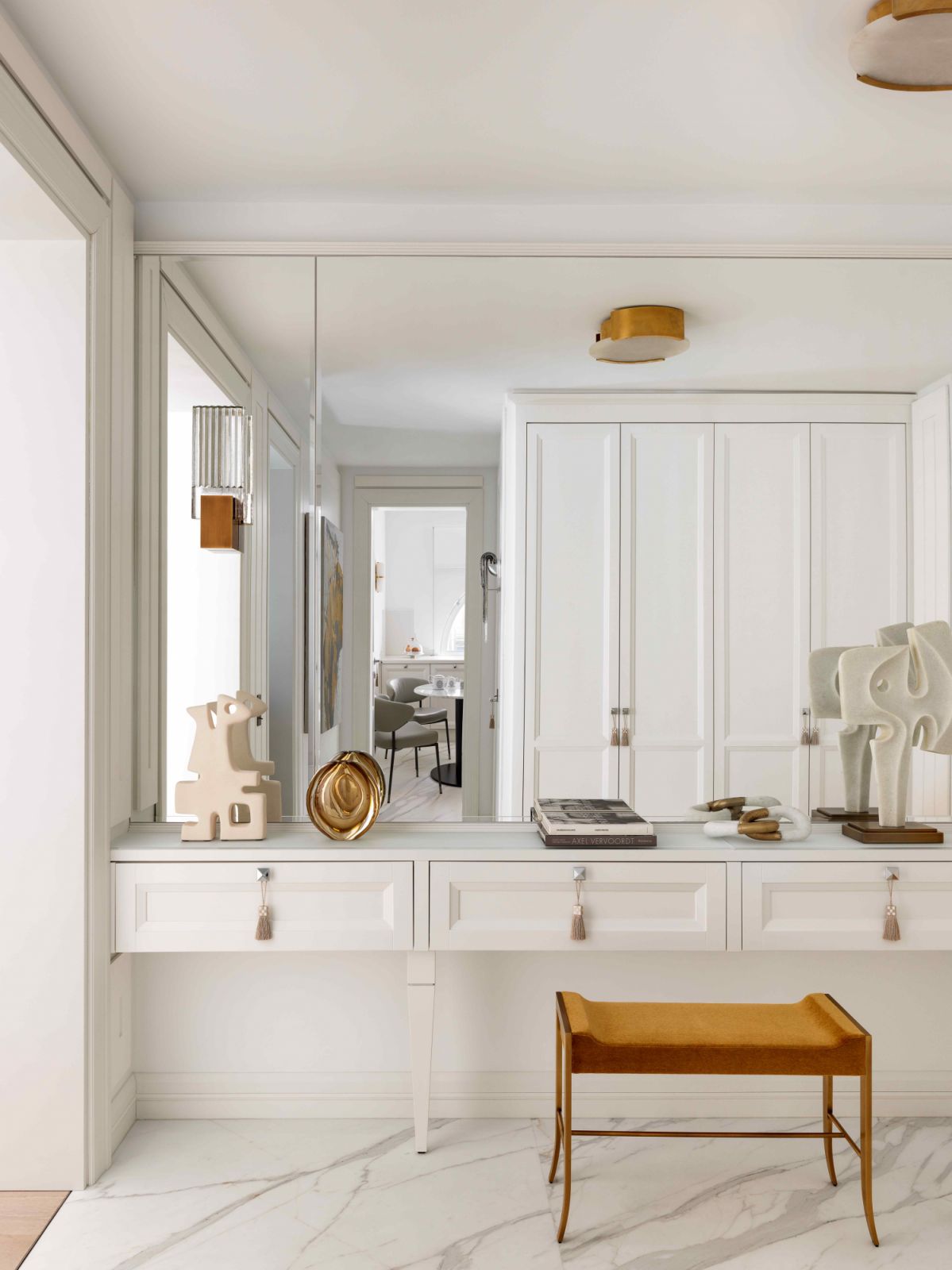 The entrance hall exudes understated luxury