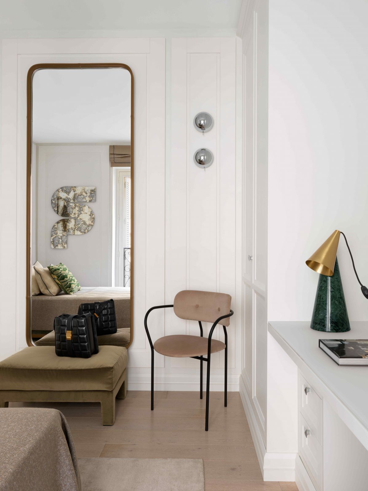 Warmer tones that exude a sense of comfort and intimacy