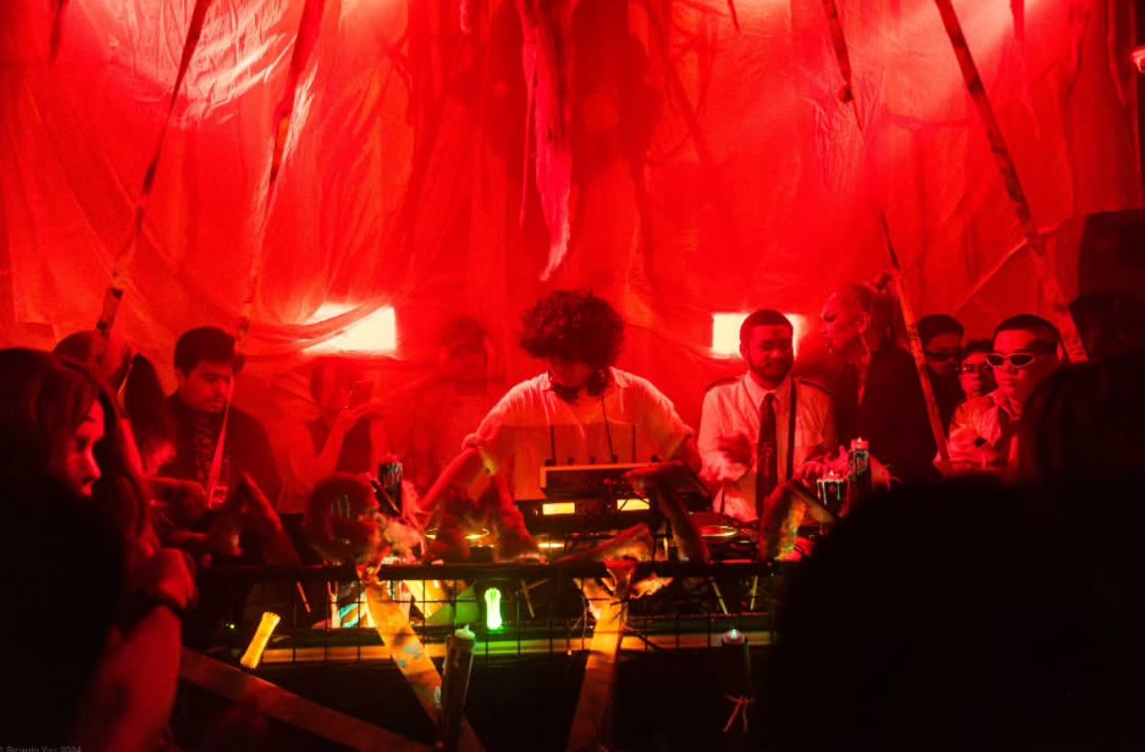 Scenes from That Elephant Party's collaboration with Transit Records "Horrorutan sa Palasyo: The Disco Regime" (Photo: Instagram / That Elephant Party)