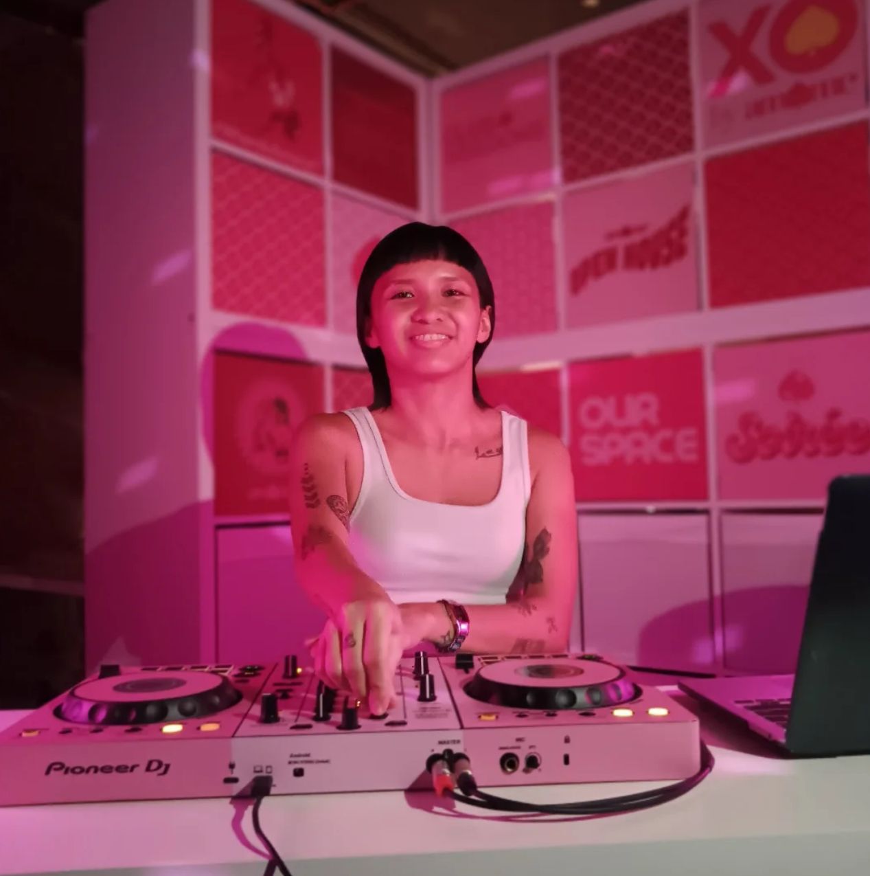 DJ Lui performing at a gig for Ámame (Photo: Instagram / Lui)