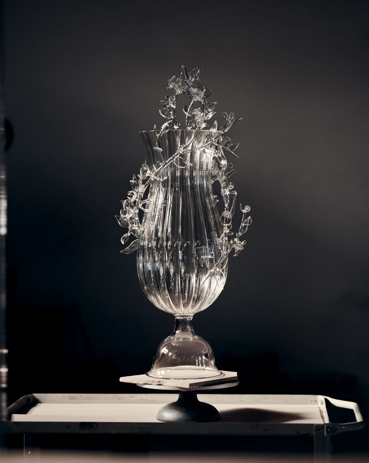 At this year’s Milan Design Week 2025 showcase, Dior Maison reaffirmed its devotion to the art of living with the debut of Ode à la Nature, an exquisite new collection of glassware developed together with French designer Sam Baron.