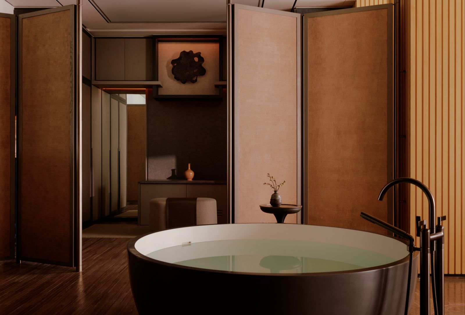 บรรยากาศภายในห้องสวีท Premier Suite ของโรงแรม Aman Nai Lert Bangkok (ภาพ: Aman Nai Lert Bangkok)