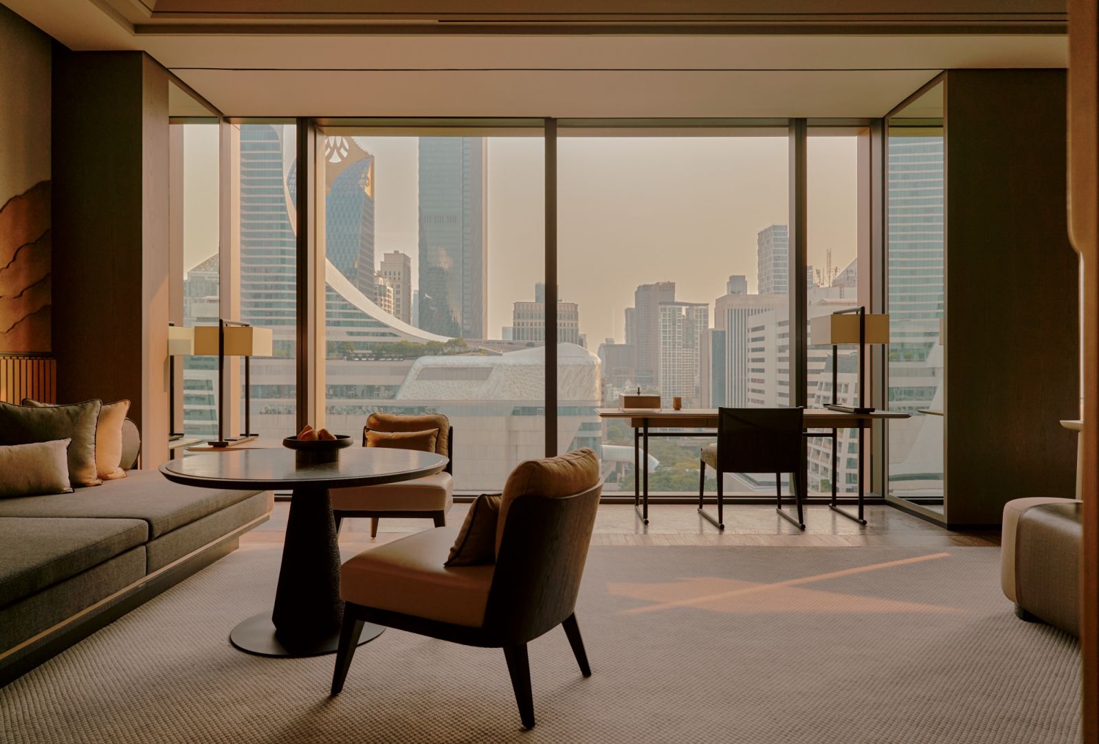 บรรยากาศภายในห้องสวีท Premier Suite ของโรงแรม Aman Nai Lert Bangkok (ภาพ: Aman Nai Lert Bangkok)