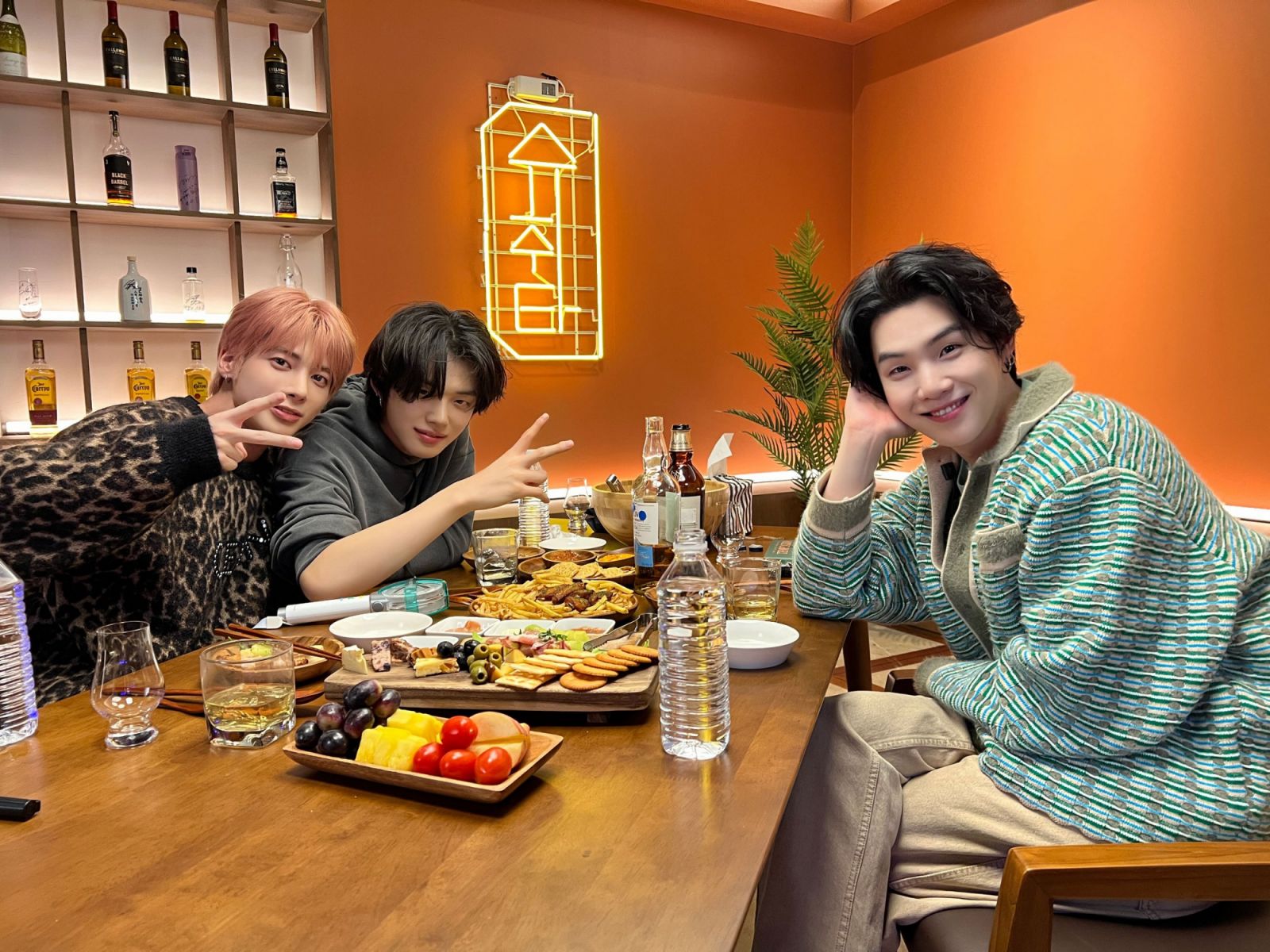 BTS Suga with members of Tomorrow X Together Taehyun and Yeonjun on set at an episode of "Suchwita" (Photo: X / BTS)