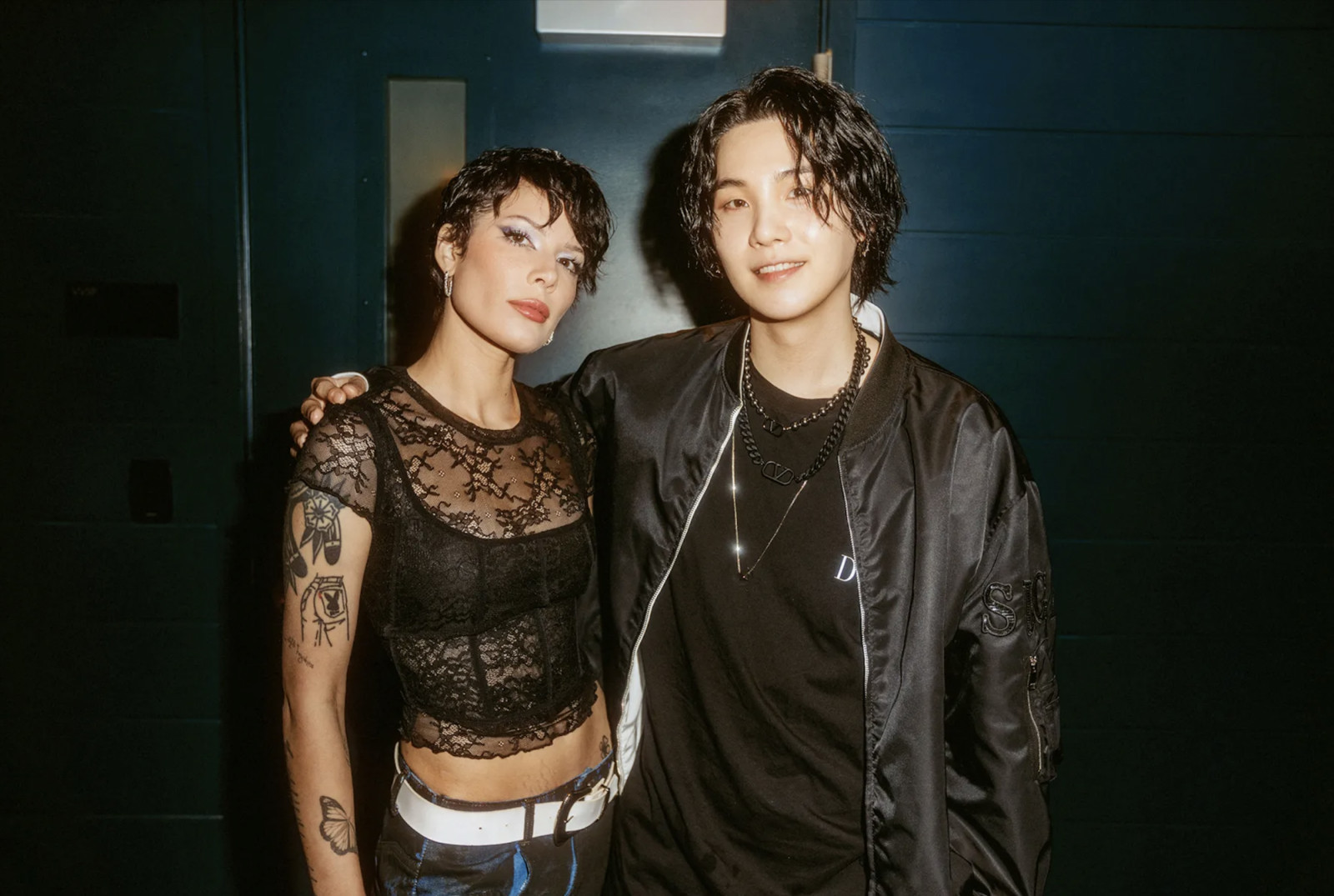 BTS member Suga with his frequent collaborator and close friend, Halsey, after a performance of "Lilith" for the videogame "Diablo" (Photo: X / BTS)