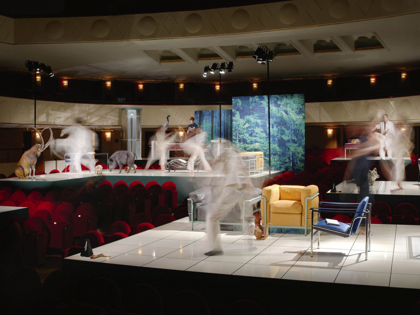 Performers in motion during “Staging Modernity” by Cassina. (Photo: Omar Sartor)