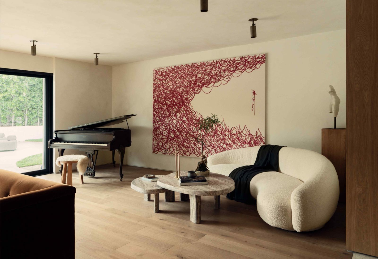 Contemporary artist Dané Estes’ large-format artwork commands attention