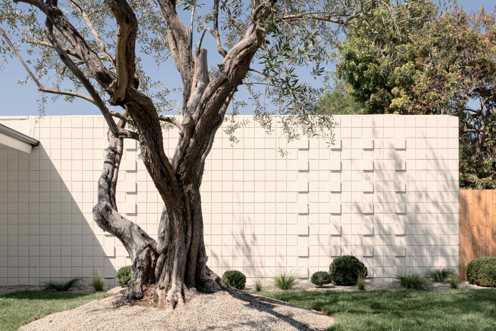 The exterior brick wall evoked the elegance of a Palm Springs estate