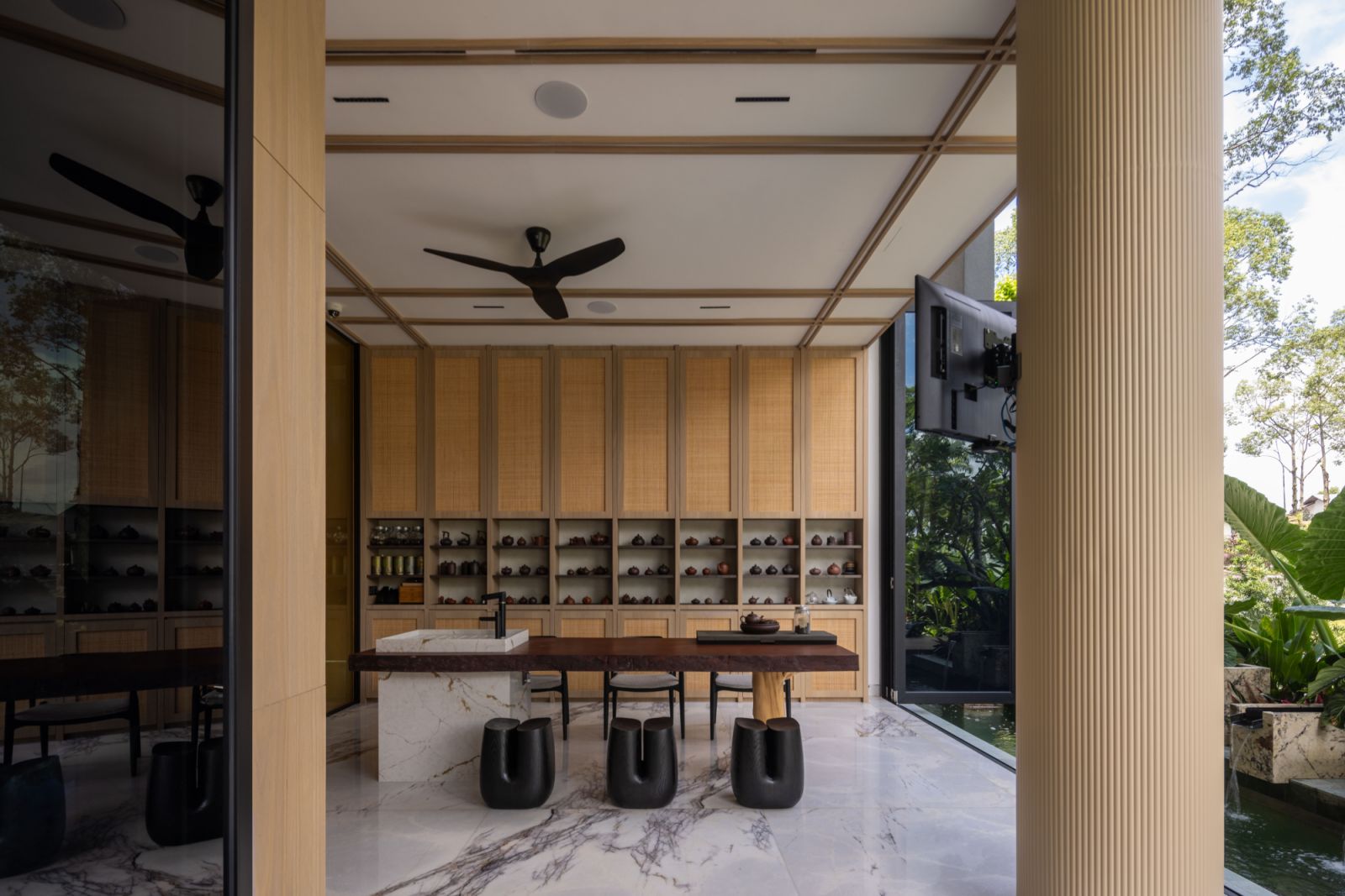 The dedicated  tea room creates a serene bridge between indoor refinement and nature’s embrace