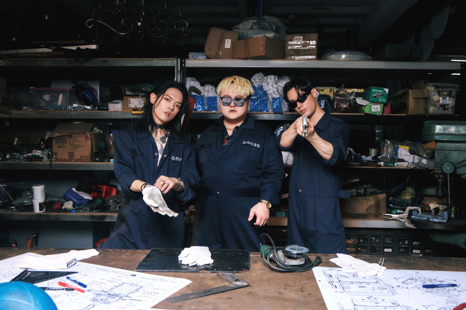 TRASH組成焊接團隊分工合作。(Photo:台視提供)