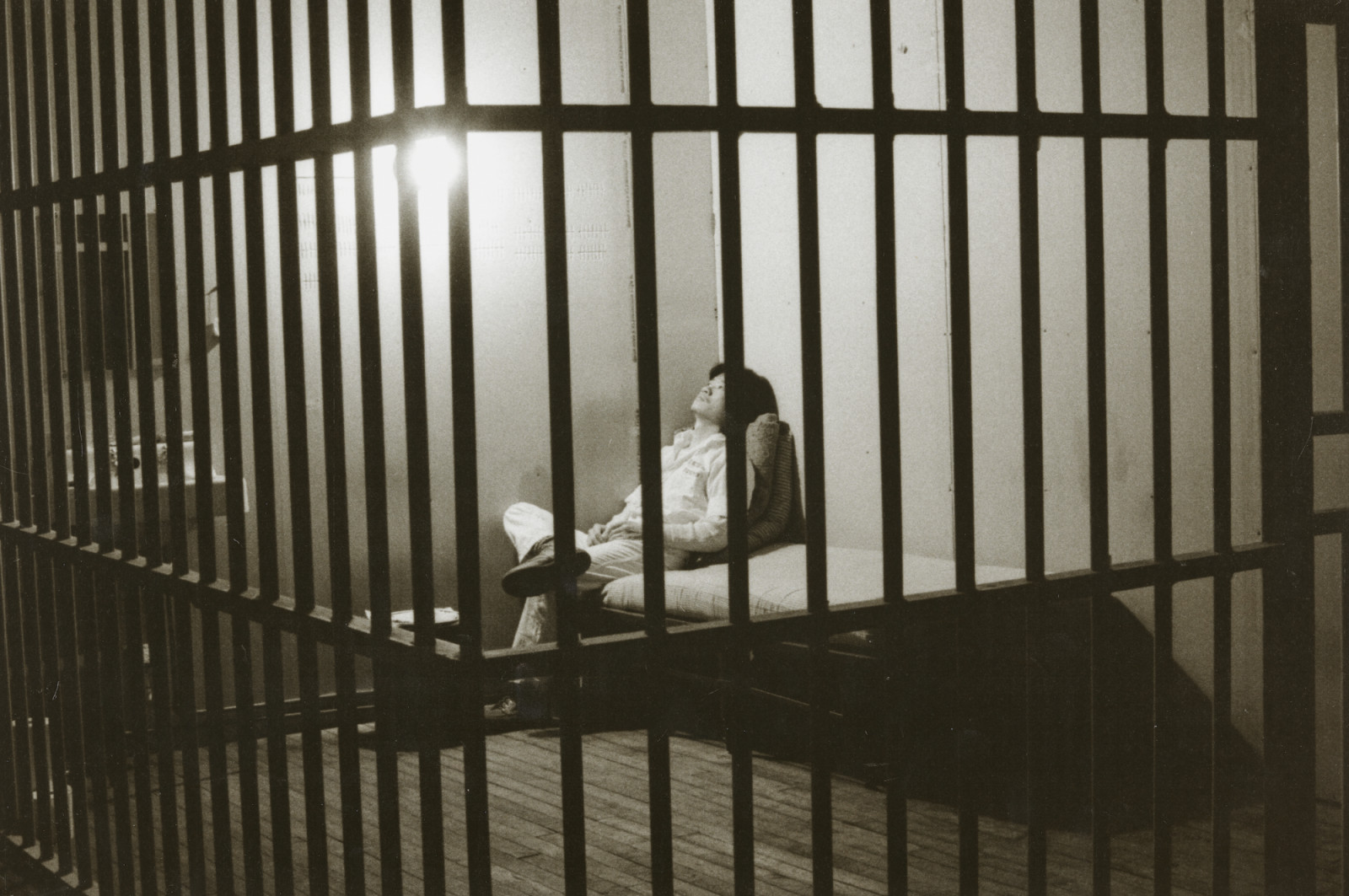 Tehching Hsieh Cage Piece