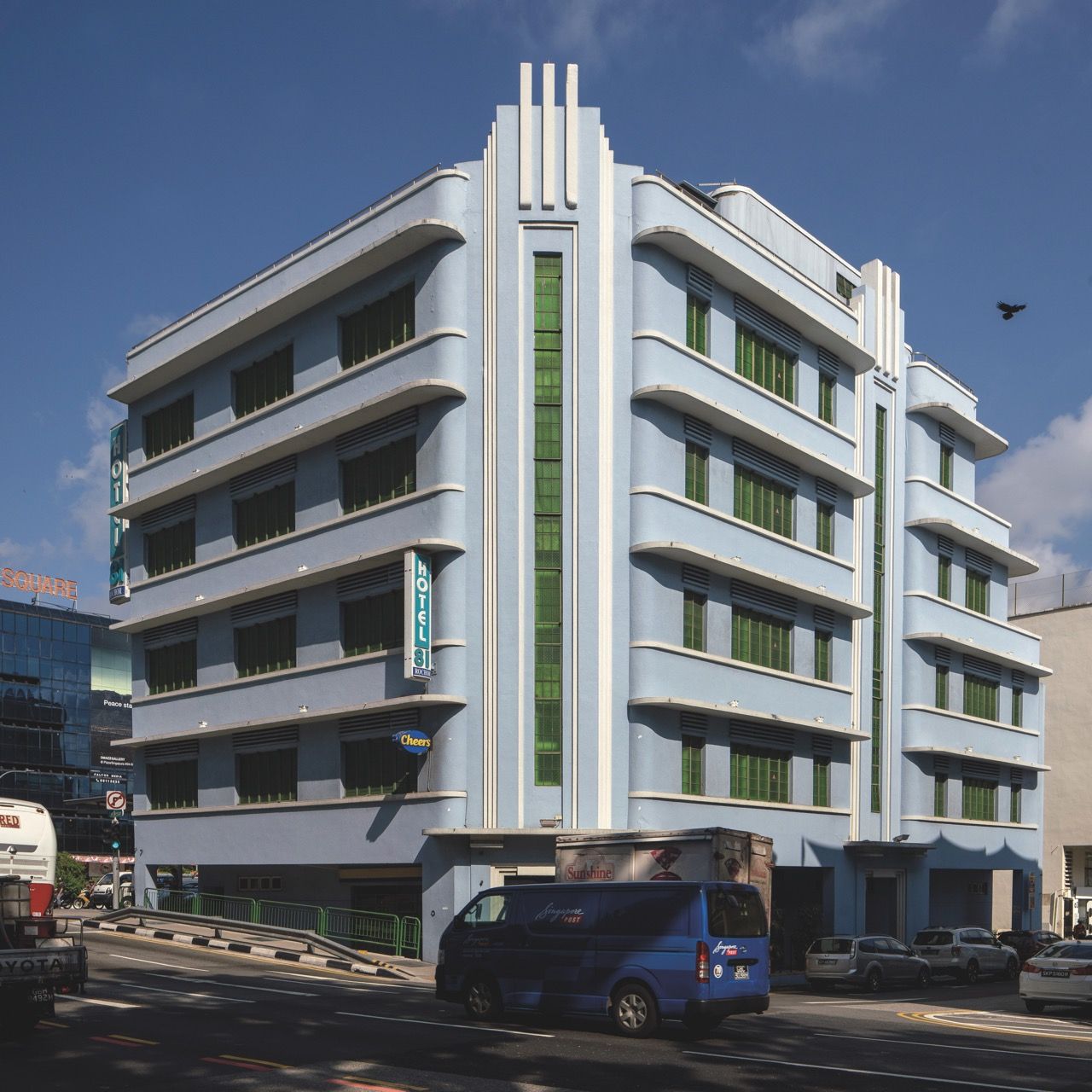 Hotel 81 Rochor on Jalan Besar, originally the White House Hotel (1941), preserves its streamline moderne design (Photo: Darren Soh)