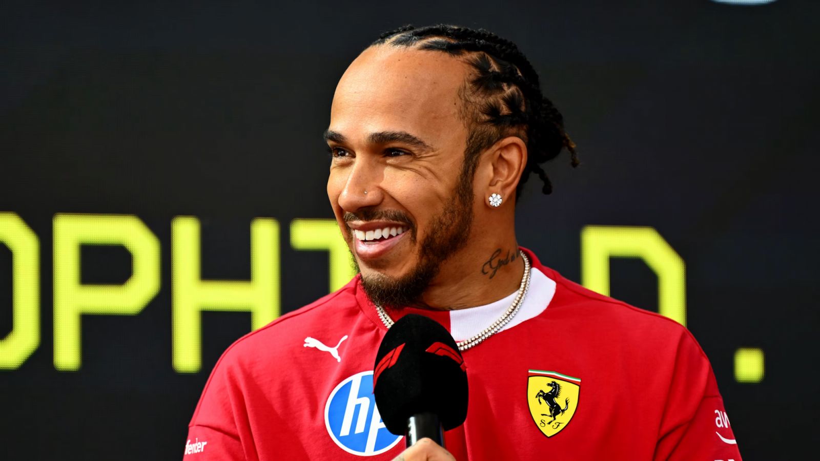 Lewis Hamilton แชมป์ F1 เจ็ดสมัย กับบทบาทโปรดิวเซอร์ภาพยนตร์ ‘F1 The Movie’ (ภาพ: formula1.com)