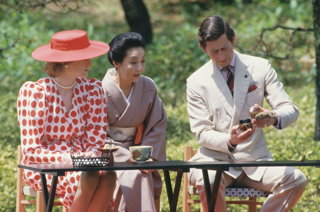 Diana, Princess of Wales (1961 - 1997) and Prince Charles attend a traditional Japanese tea ceremony at Nijo Castle in Kyoto, Japan, May 1986. (Photo by Jayne Fincher/Princess Diana Archive/Getty Images)