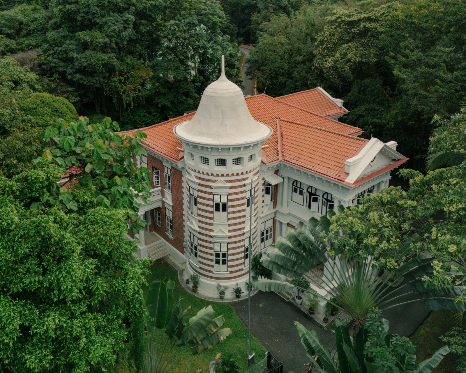 The Pender Road mansion's iconic dome and blood-and-bandages wall finish paint a distinct look