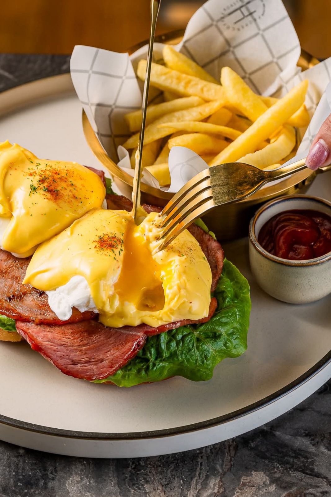 H Proper eggs benedict at Podium Social