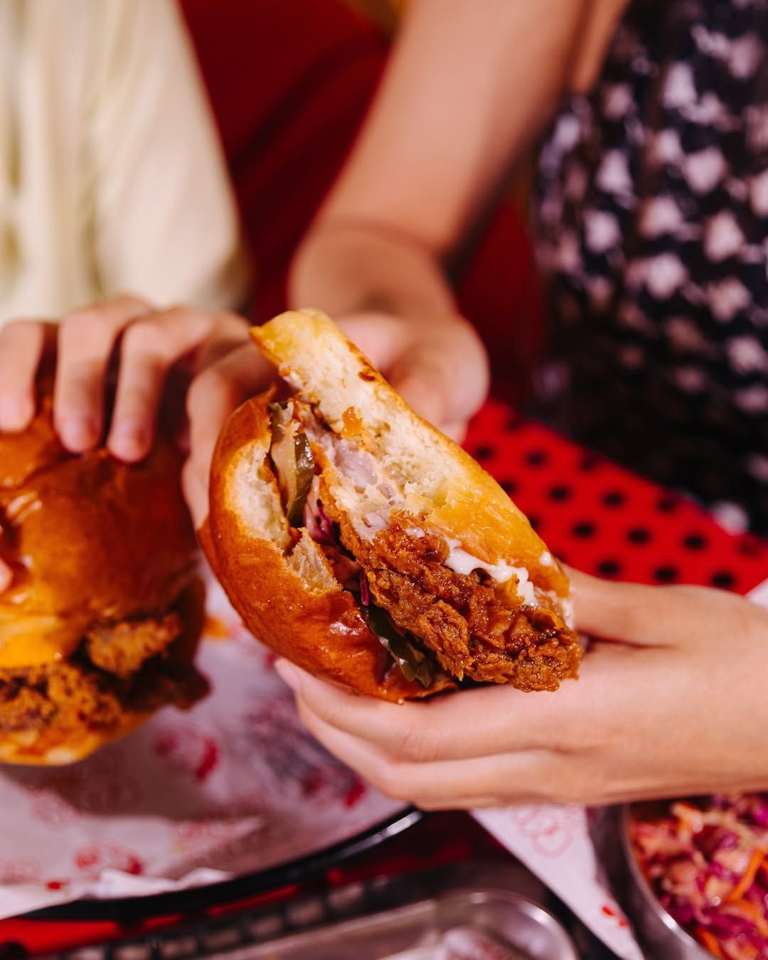 Fried chicken sandwiched (Photo: Instagram / @fowlboyskl)