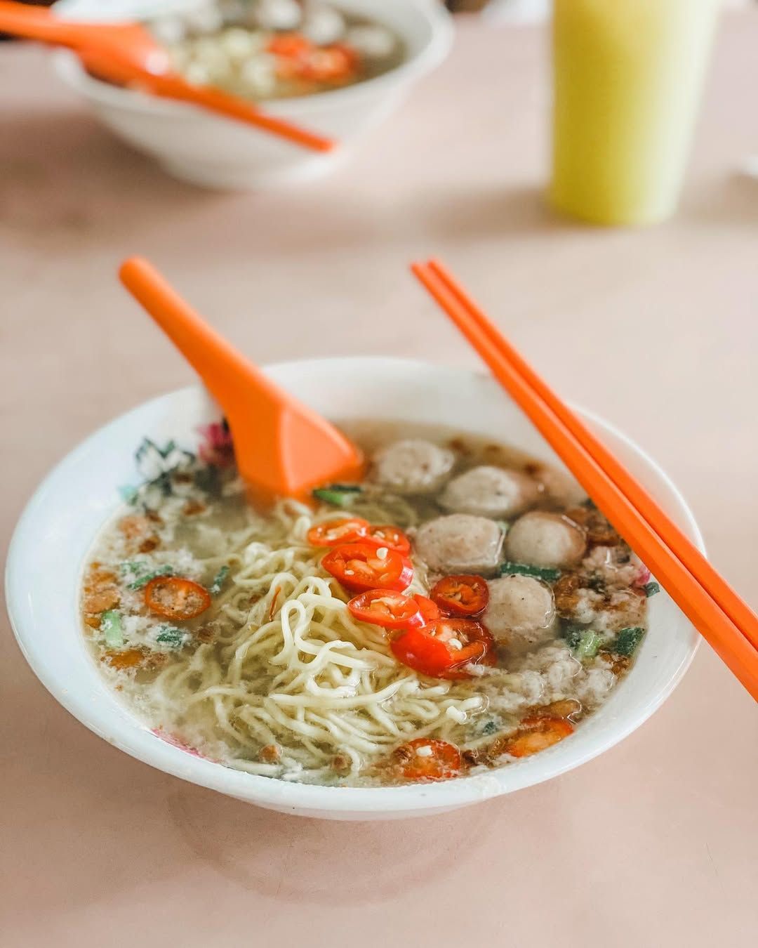 best bak chor mee singaporeXing Ji Rou Cuo Mian aka Bedok 85 famous bak chor mee (Instagram/@vivienneeluv)