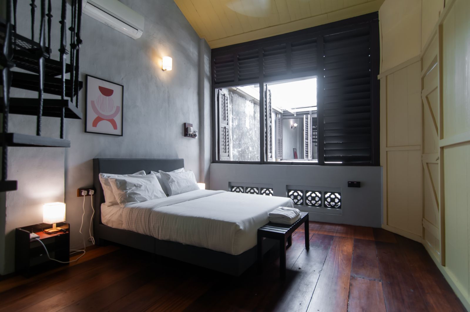 Minimal furnishings for modern comfort in Aayu Heritage (Photo: Aayu Homes)