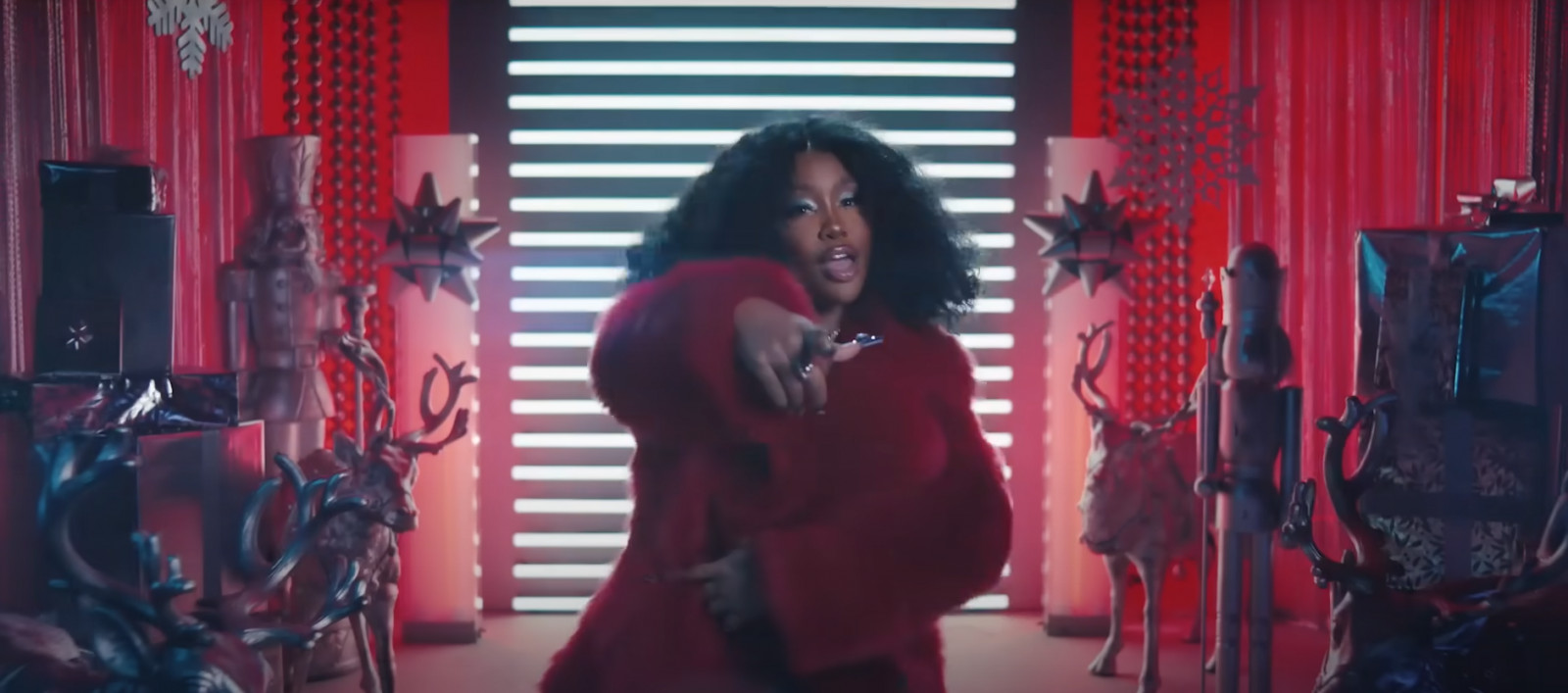 SZA performs 'Big Boy' an unreleased track on Saturday Night Live (Photo: SNL)