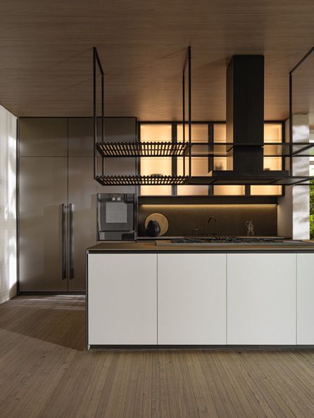 The Prime Kitchen system wraps effortlessly around side panels and doors