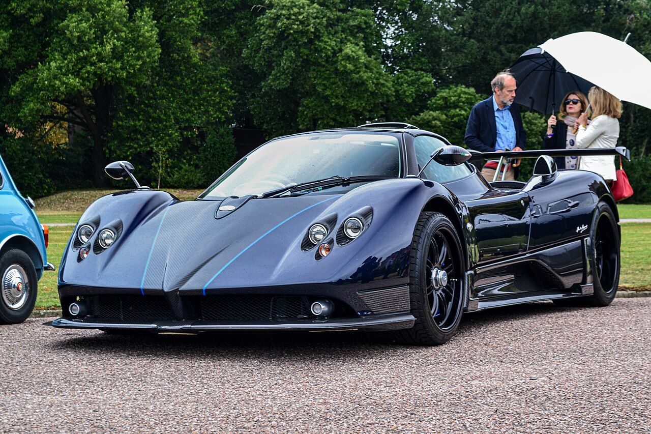 One of the five Pagani Zonda 760 made with the 760LH custom made for Lewis Hamilton (Photo: Wikimedia Commons, Timi Morris)