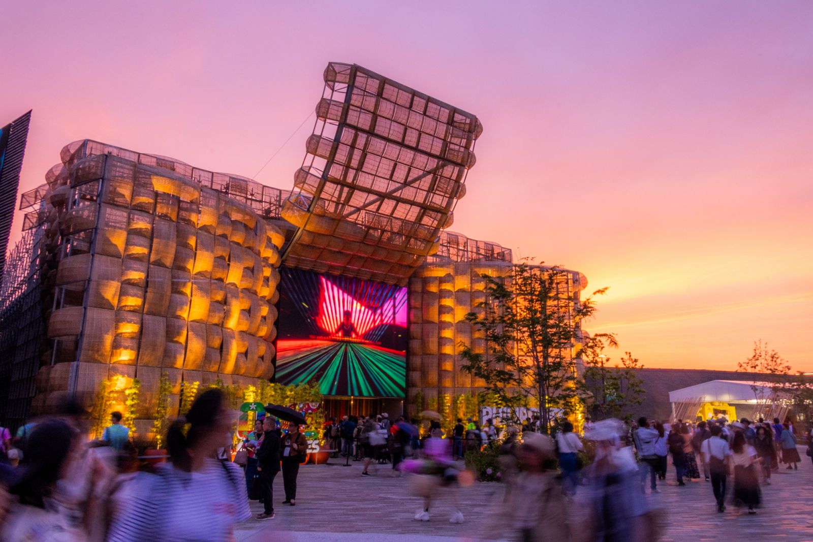 The Philippine Pavilion lit up against a spectacular Osaka sunset, drawing visitors with its warm glow and rhythmic audiovisual presentation that embodied the Expo’s theme of “Designing Future Society for Our Lives.” (Photo: Tourism Promotions Board Philippines)