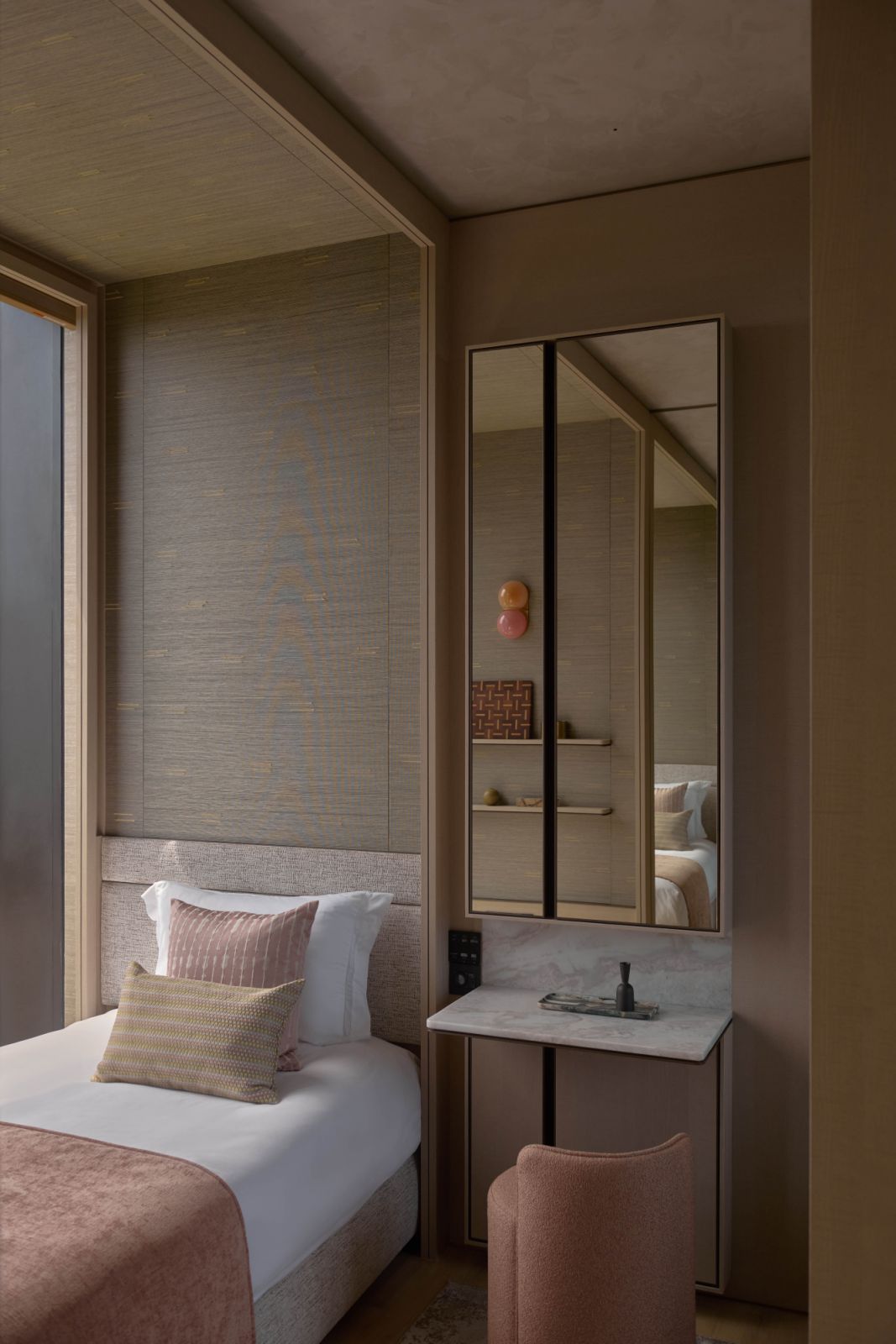 The daughter's bedroom was created to suit her habits and daily rituals