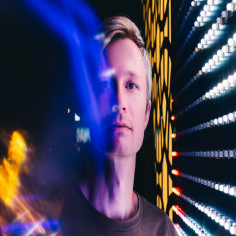As AI is introduced to more parts of our lives—whether through generative AI tools used at work or how companies integrate the technology into home appliances to personalise the customer experience—how can we embrace it without losing our human values? (Photo: Getty Images)