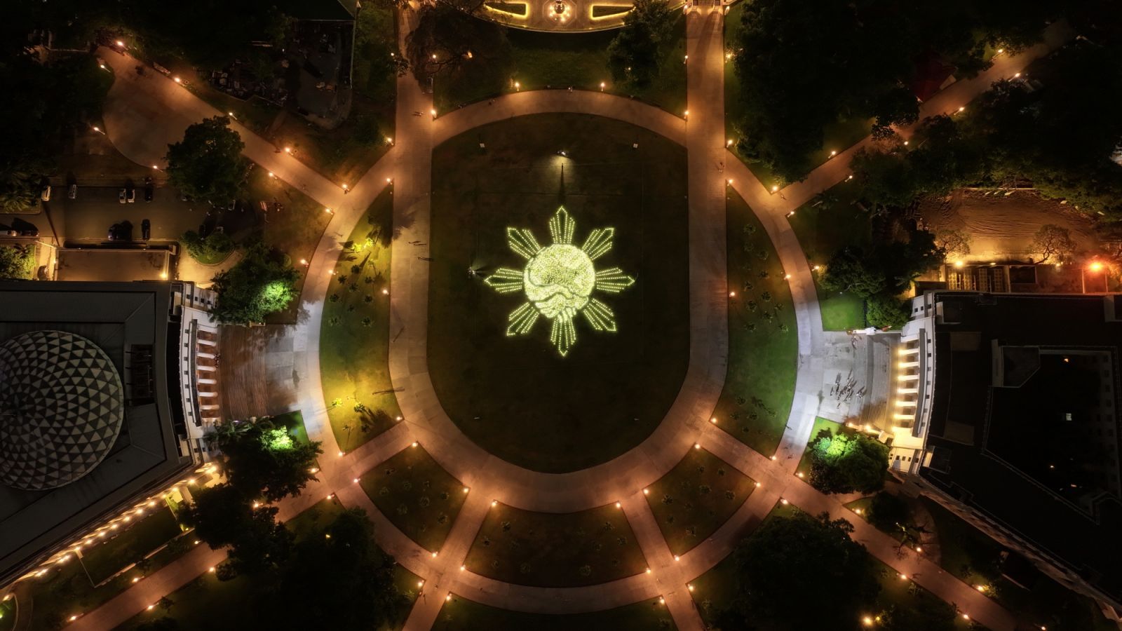 Liter of Light’s public art installation at Liwasang Rizal (Photo: Liter of Light Global Foundation)
