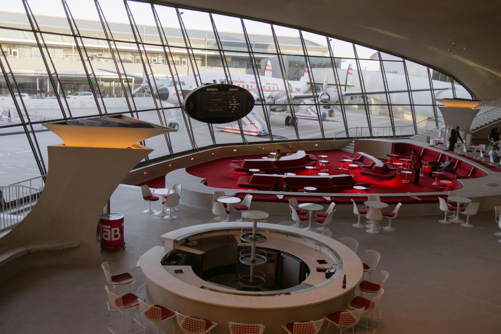 The interior evoke the sensation of flight and the glamour of air travel’s golden age in the 1960s (Photo: Pexels)