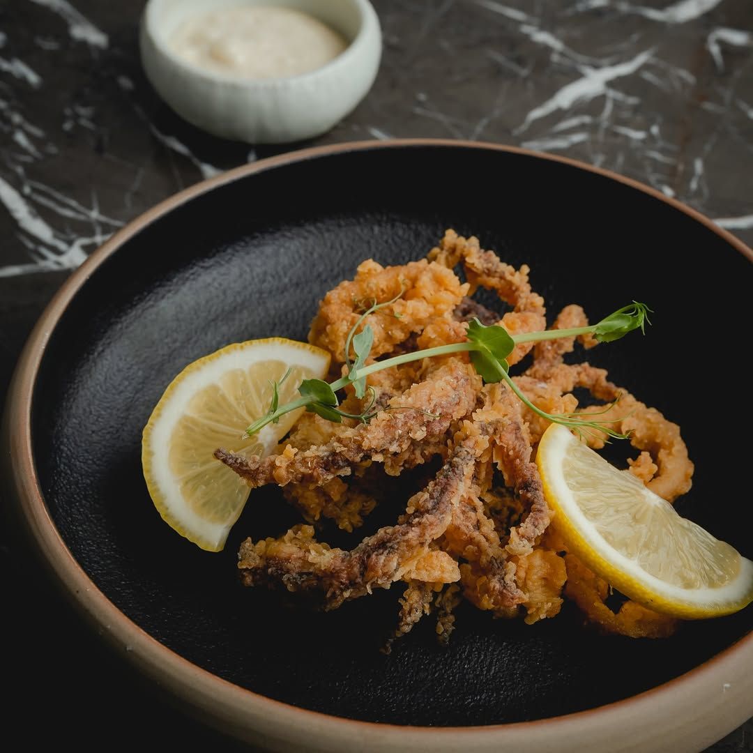 Calamari FrittiLight for starters, anyone? (Photo: Instagram / @osteriagamberoni)