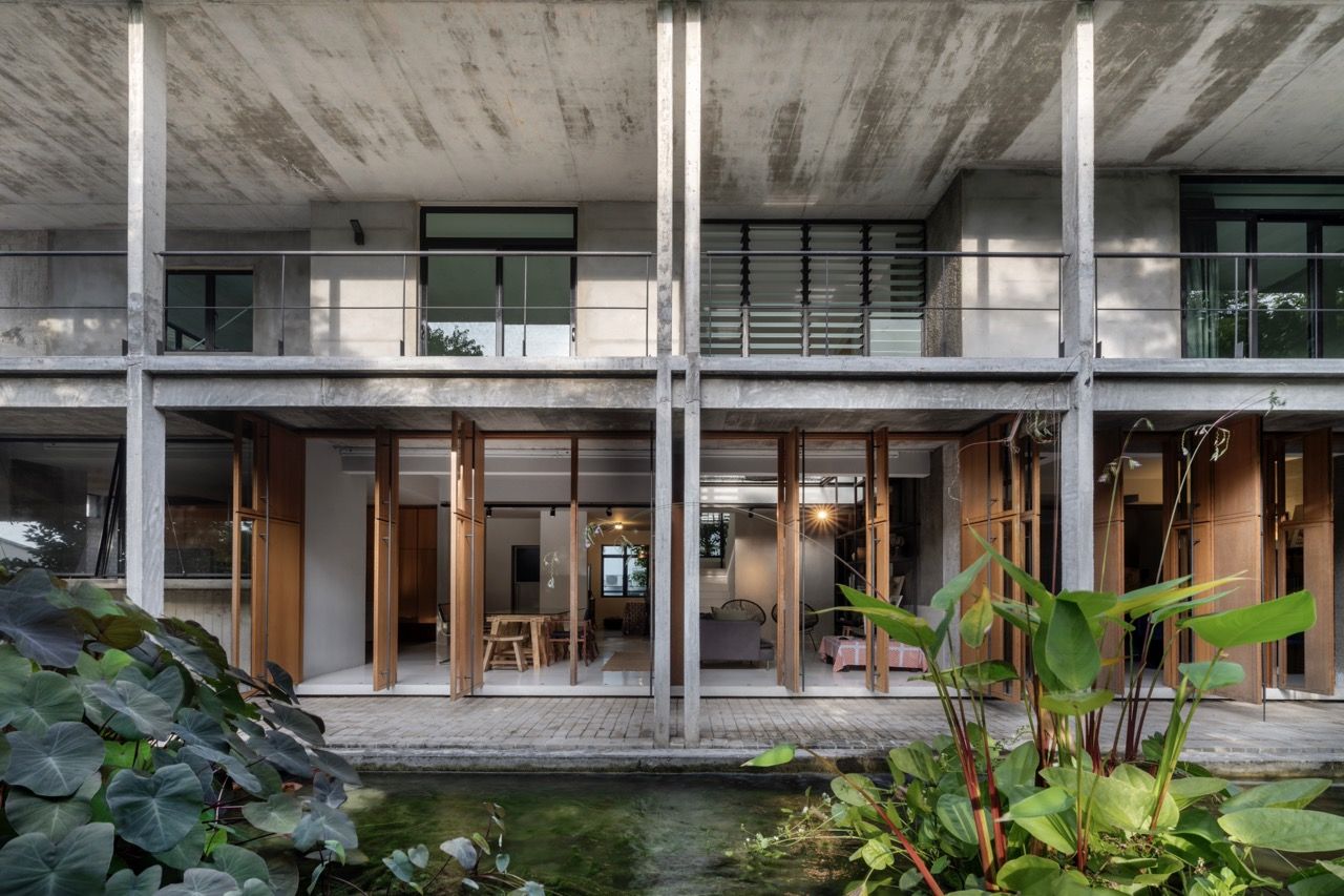 Lapan House in Kuala Lumpur, by Mentahmatter, is an ongoing project to create a flexible space and facade to suit the owner’s lifestyle. Mentahmatter is one of the 34 architecture firms making up MAW 2025