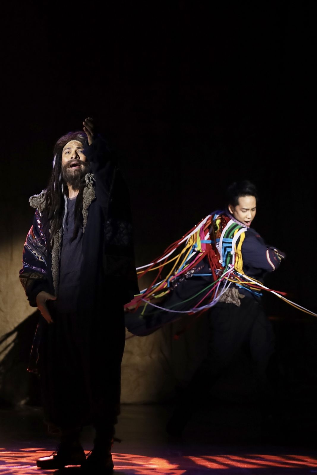 Gary Valenciano as Jacob and Jordan Andrews as Joseph (Photo: Myra Ho)