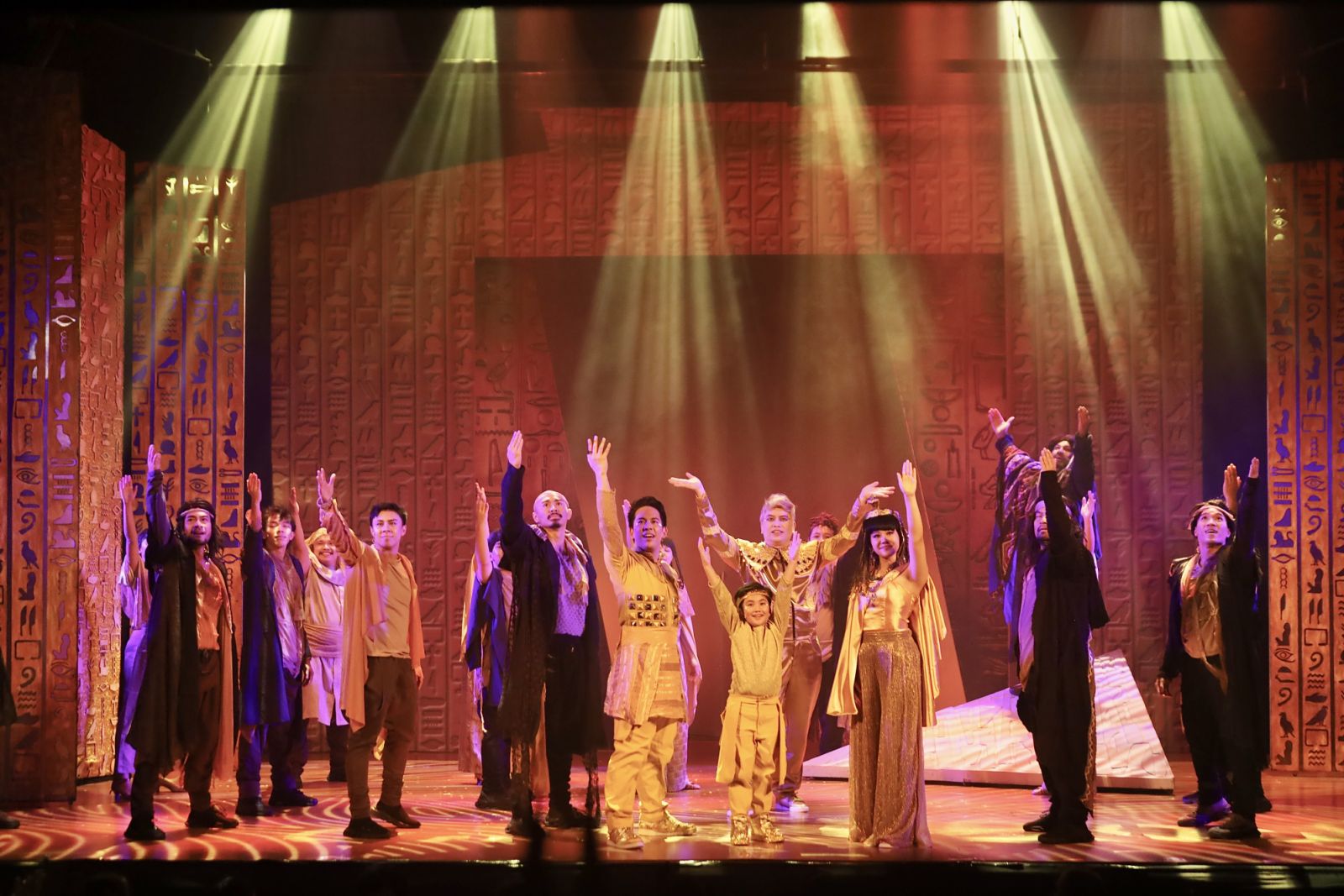 The cast of ‘Joseph The Dreamer’ during curtain call (Photo: Myra Ho)