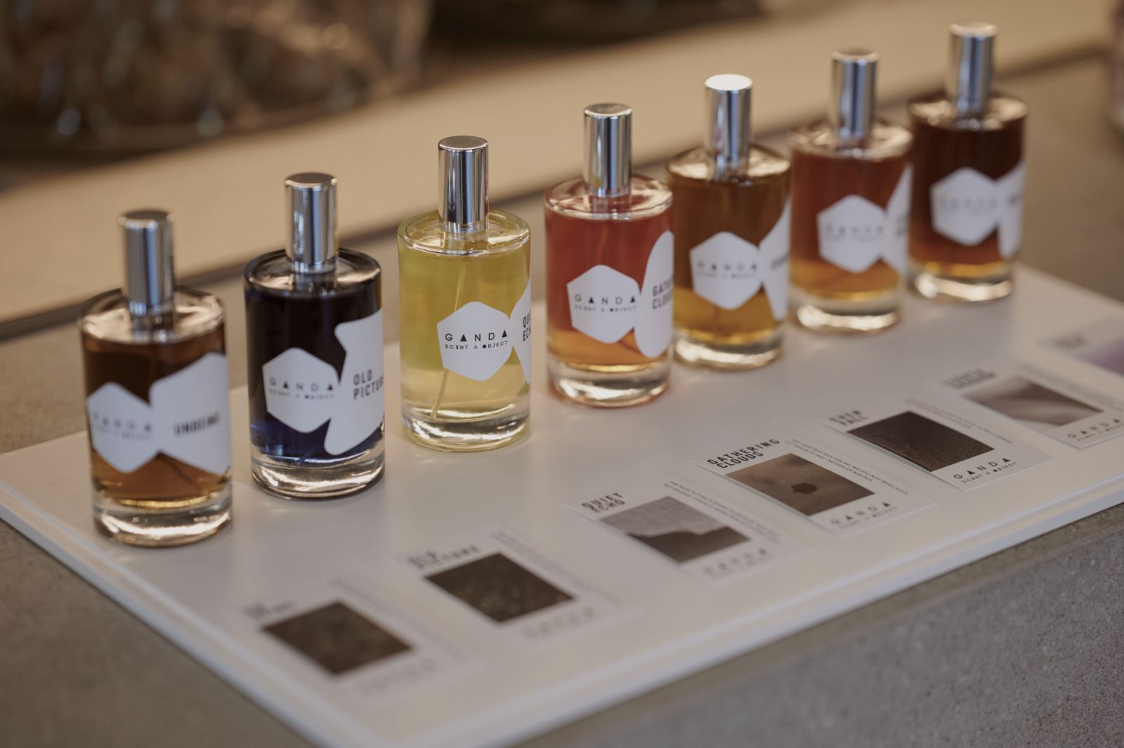 งาน ‘Between The Folds’ นำเสนอ 7 กลิ่นที่สะท้อนช่วงภาวะของใจ (ภาพ: GANDA scent & object)