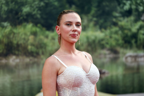 Scarlett Johansson becomes the highest-grossing leading actor in motion picture history with a US$14.85 billion worldwide gross (Photo: Jamie McCarthy / Getty Images)