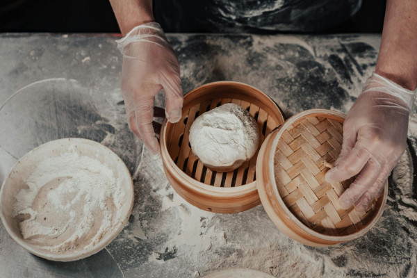 Eating baozi and dumplings is akin to opening a surprise. (Photo: Mikhail Nilov / Pexels)