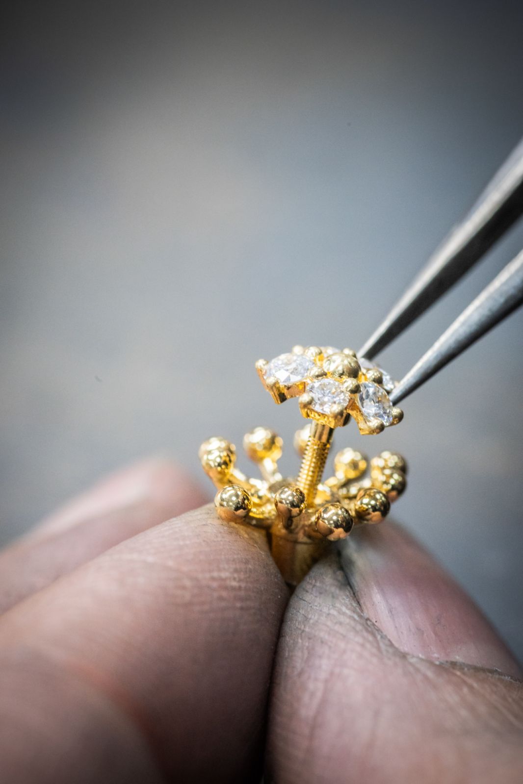 jo_11- Travail de joaillerie, assemblage. / Jewelry work, assembling.