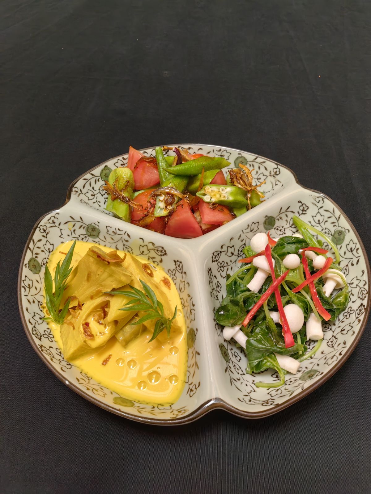 Local Vegetarian Dishes (Photo: Jawi House)