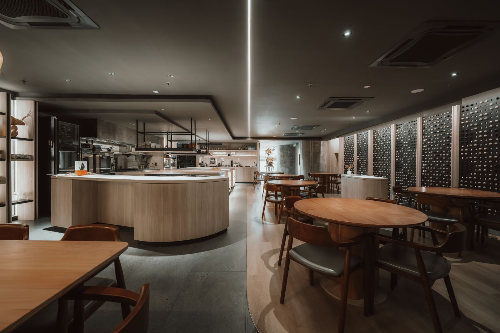 Photo: Oitom Restaurant