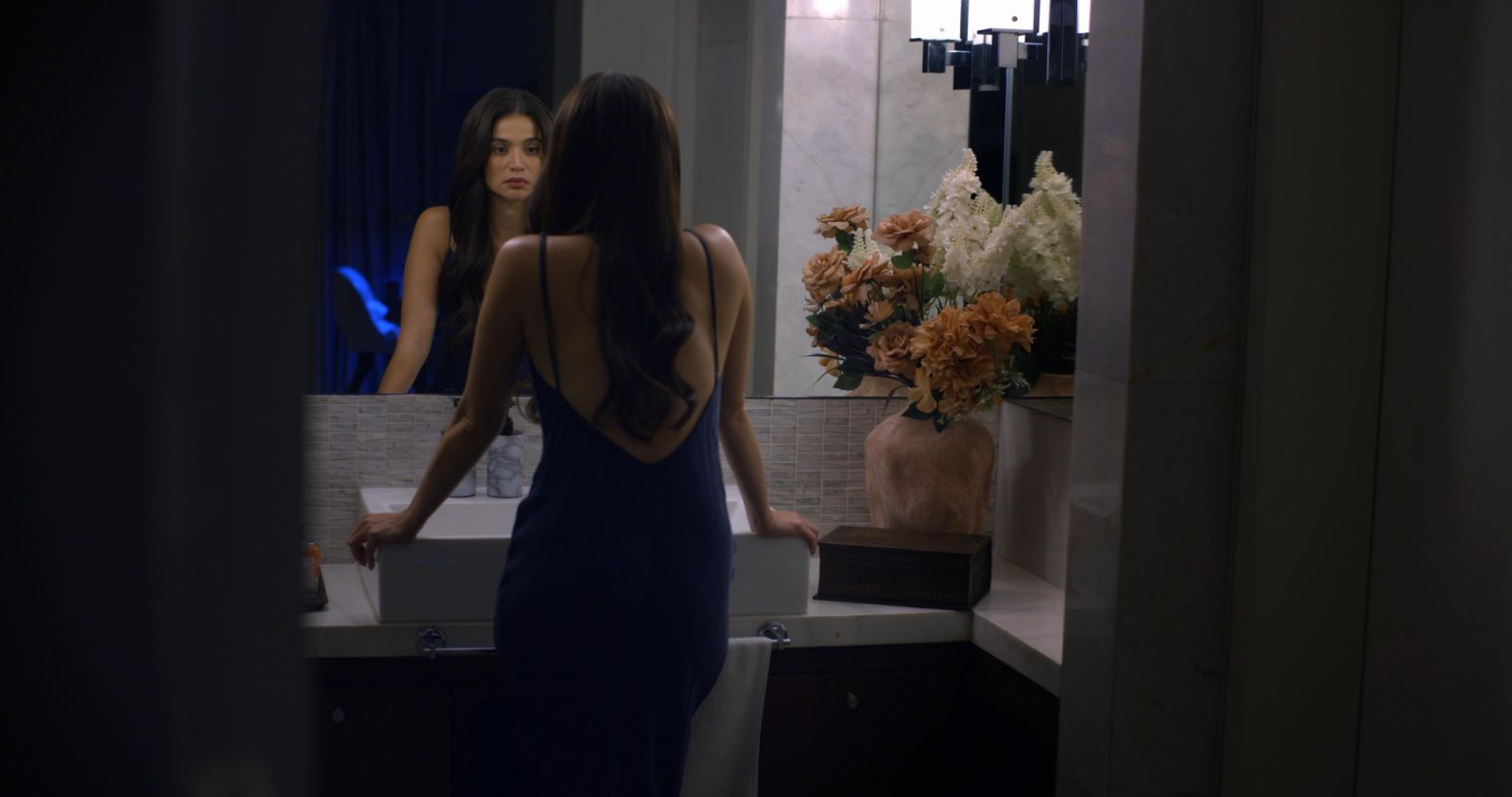 Anne Curtis’s life’s work in the series aims to illustrate the darker themes surrounding mental health (Photo: courtesy of Netflix and ABS-CBN)