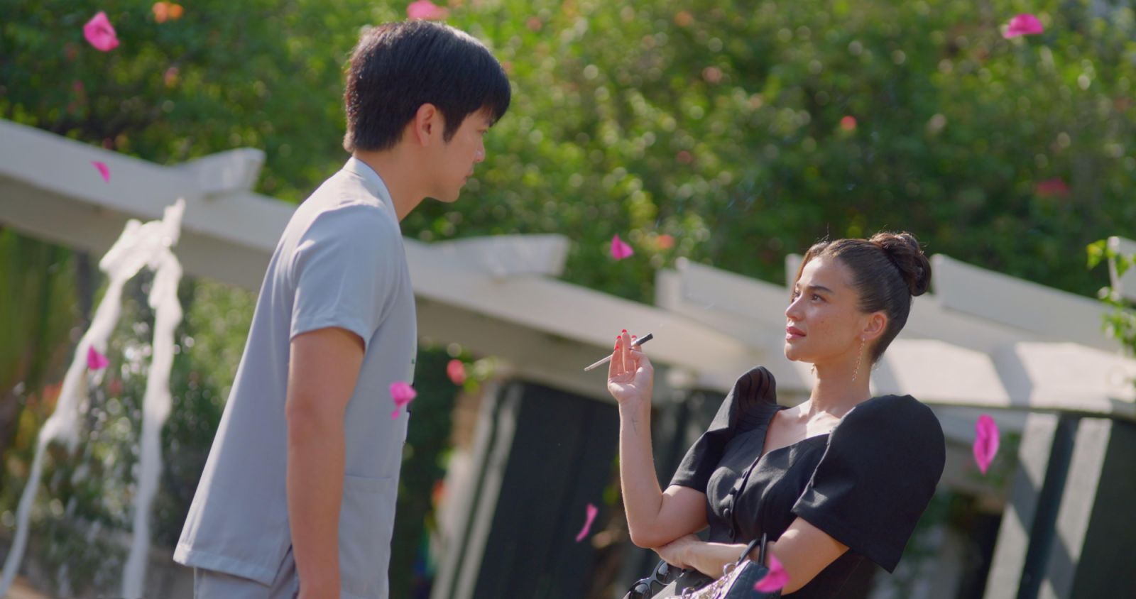 Joshua Garcia and Anne Curtis as Patpat and Mia (Photo: courtesy of Netflix and ABS-CBN)