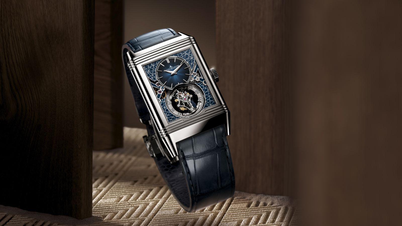 Jaeger-LeCoultre Reverso Hybris Artistica Calibre 179
