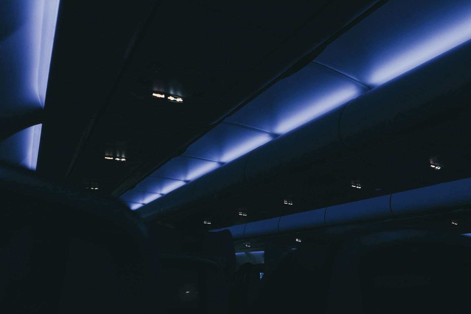 Try to sync your sleep time to your destination while on your flight. (Photo: Photo by Leon Bredella on Unsplash)