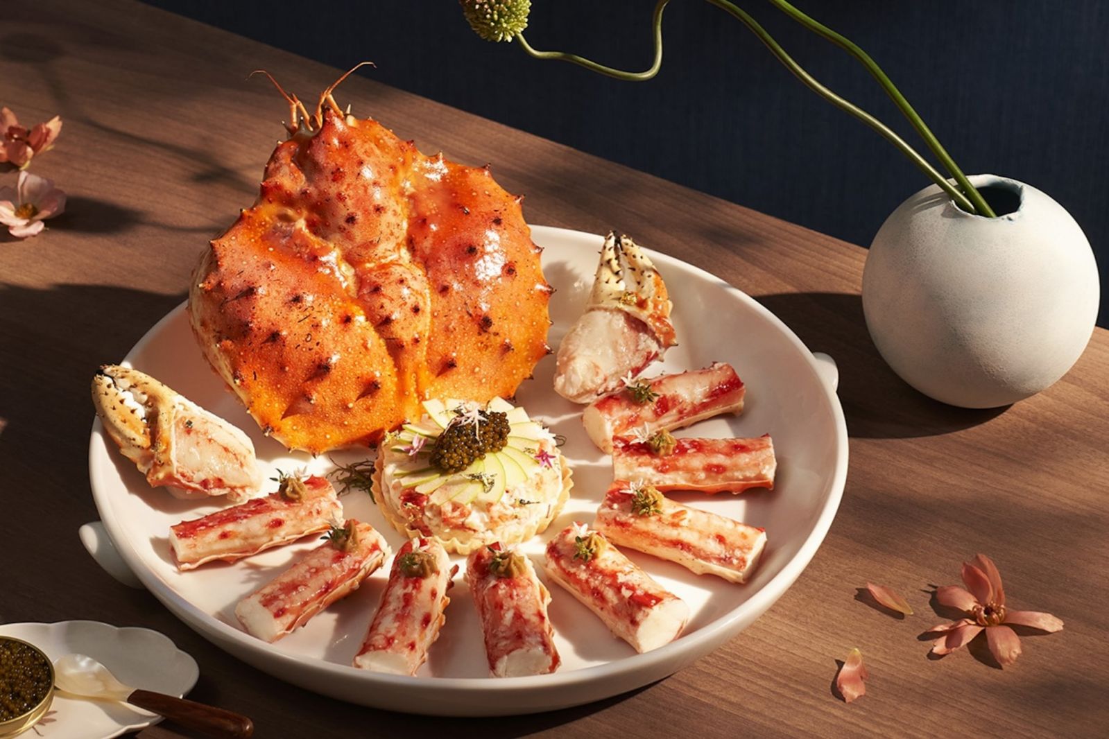 Jin Ting Wan’s signature Alaskan king crab dish (Photo: Marina Bay Sands) best Chinese restaurant singapore