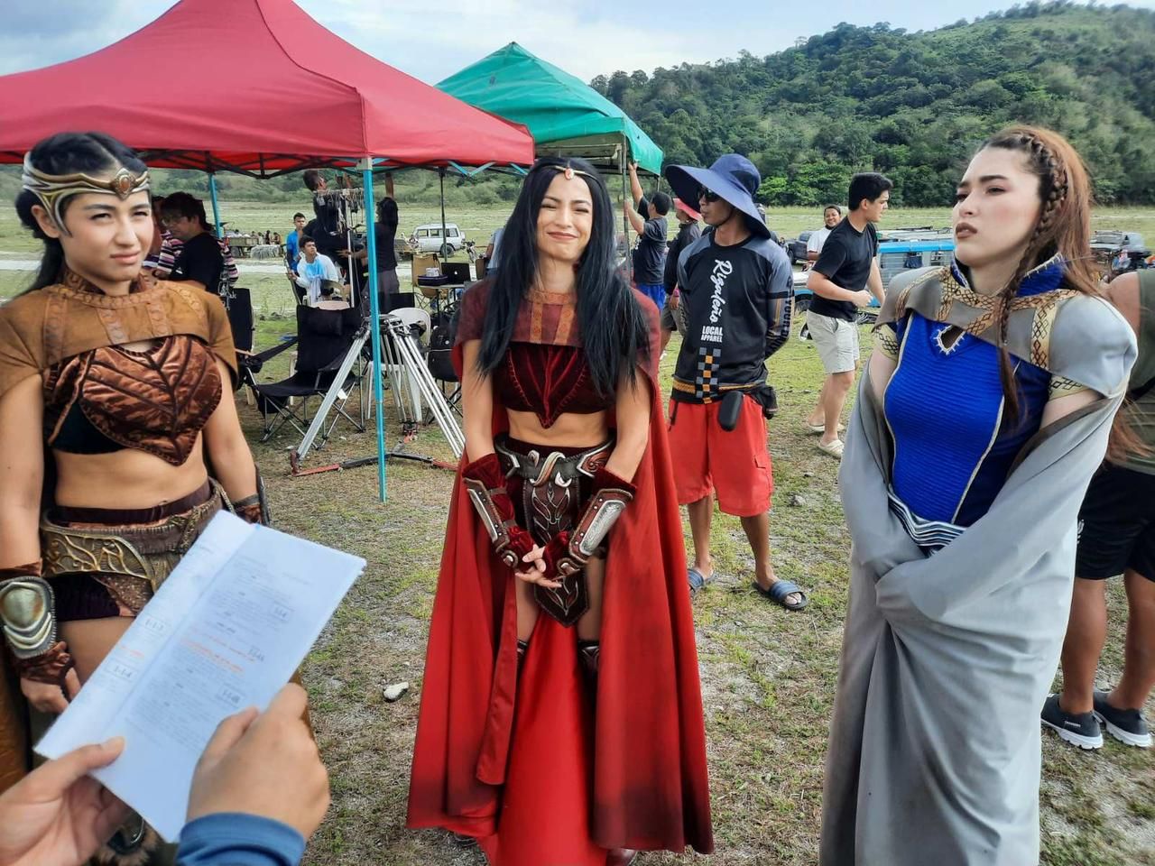 (Behind the scenes) Sanya Lopez as Danaya, Glaiza de Castro as Pirena, and Kylie Padilla as Amihan