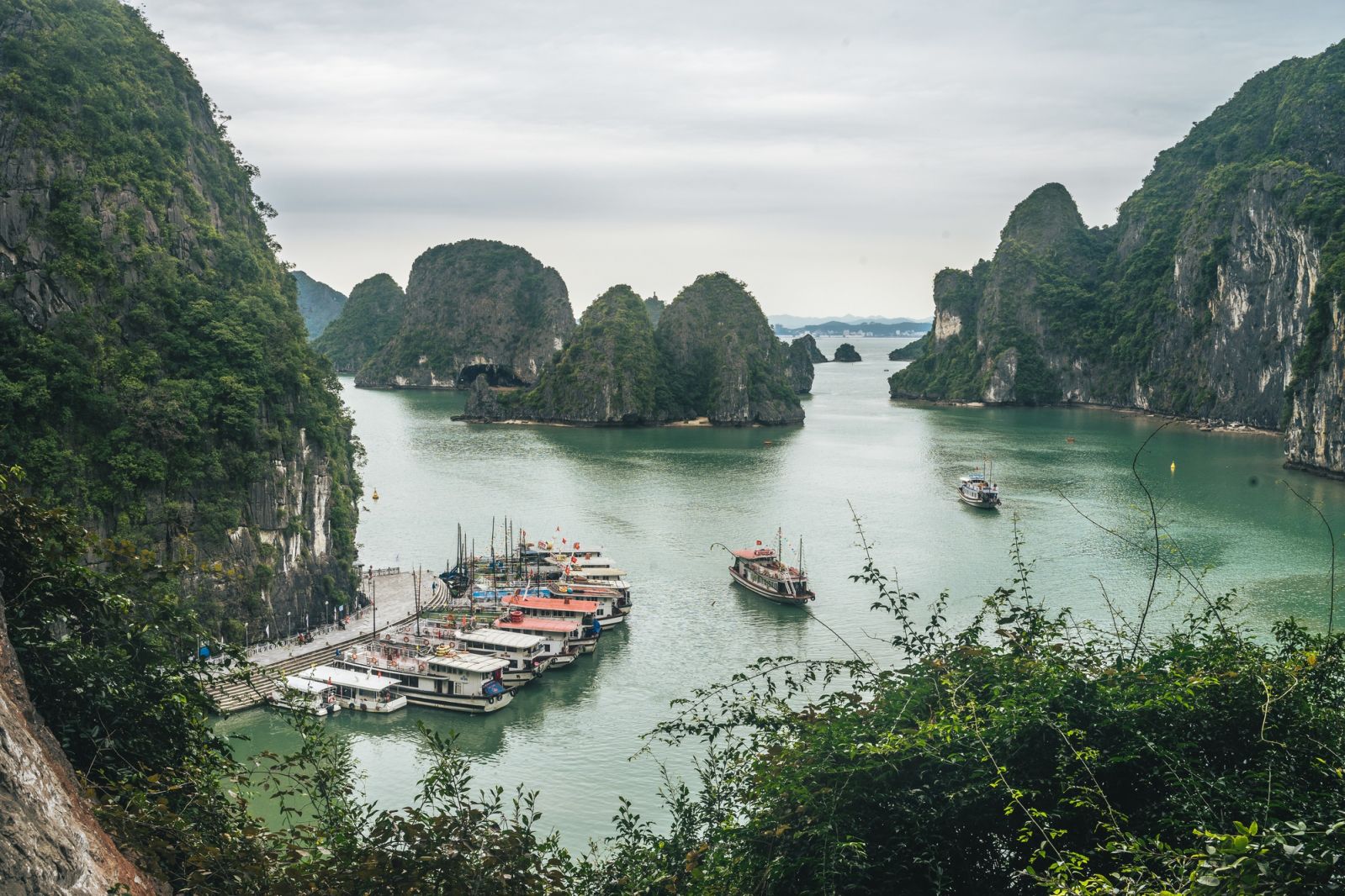 Witness an extraordinary seascape that has shaped Vietnamese legend, art and identity for centuries.(Photo: Wirestock/Freepik)